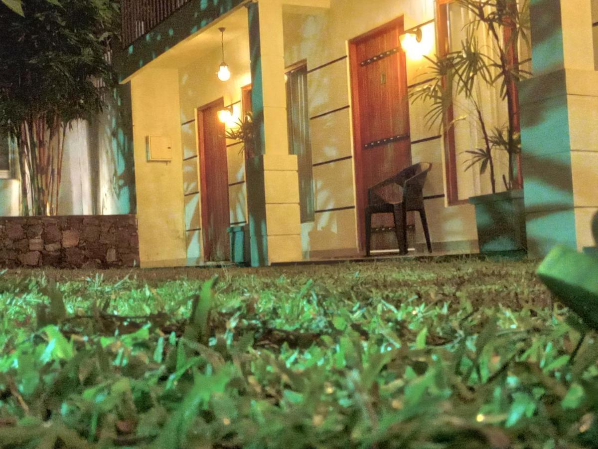 Elephant Park Family Bungalow Udawalawe Ngoại thất bức ảnh